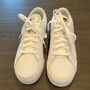Nike Women's Court Legacy Shoes. Size 8.5